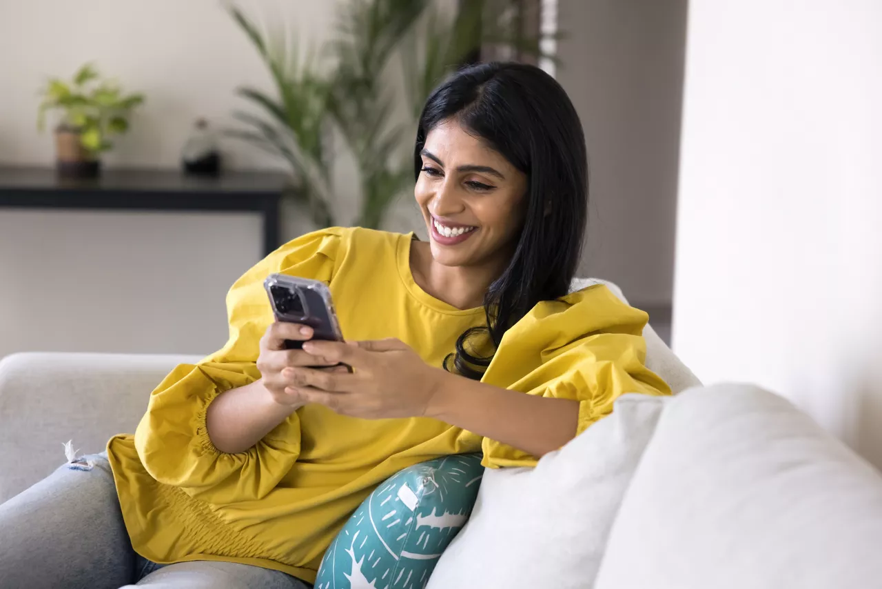 Apply for Women Savings Account Online | AU Small Finance Bank card image